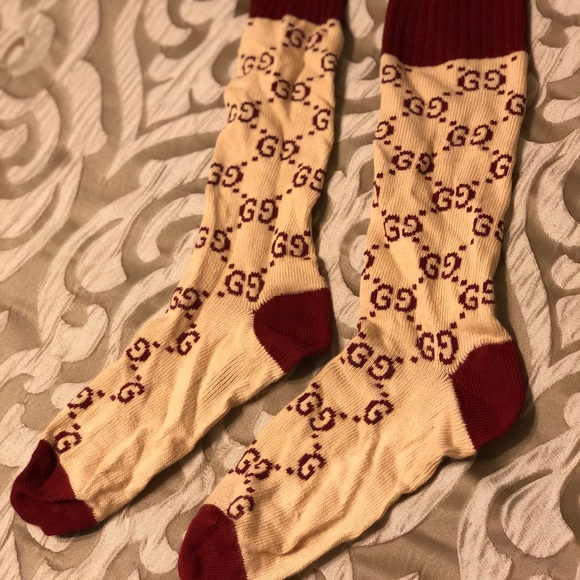 burgundy gucci socks